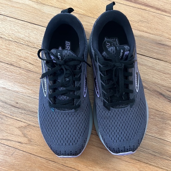 Brooks Levitate 5 Running Shoe. - Picture 3 of 6